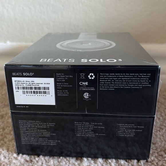 Beats Solo 3 Headphones - Picture 5 of 5